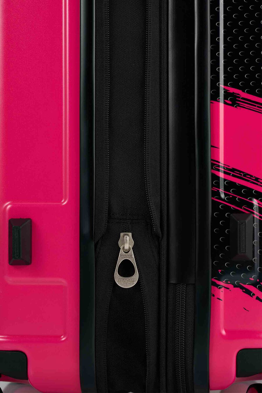 SQUID GAME 스퀴드 게임 캐리어 67/24 EXP TSA  hi-res | American Tourister